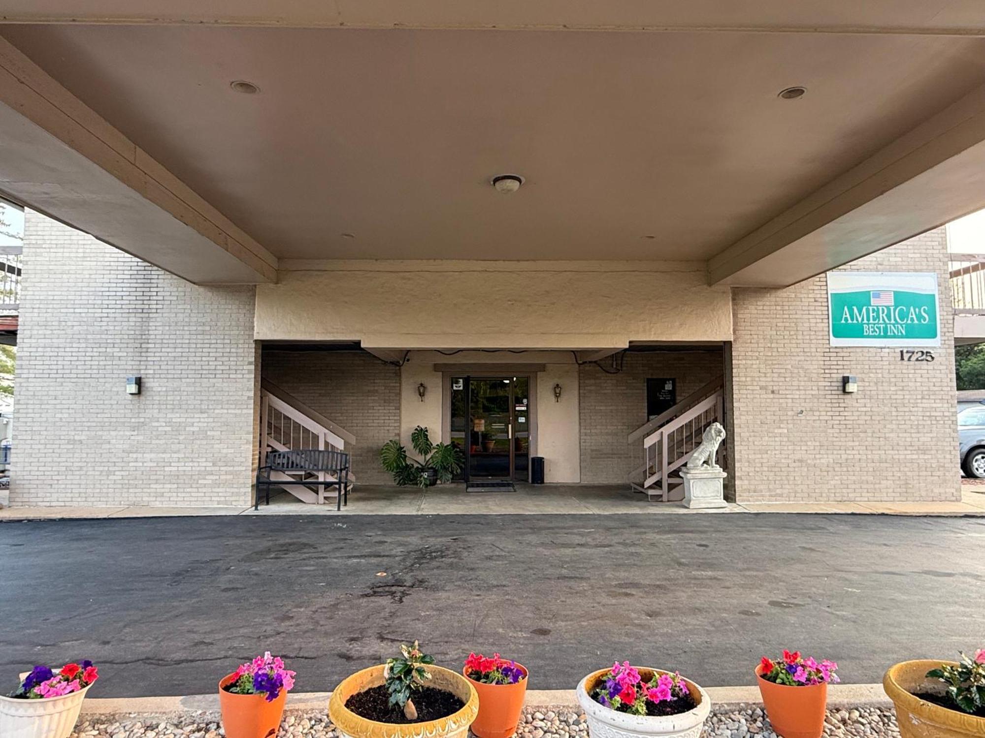 America'S Best Inn & Suites Eureka Εξωτερικό φωτογραφία